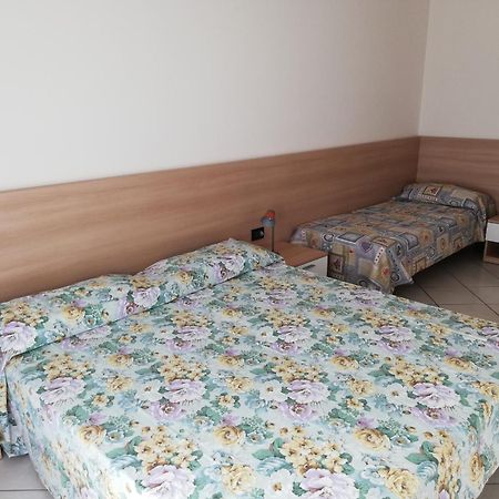 Residence Roberta Con Piscina - Agenzia Cocal Καόρλε Εξωτερικό φωτογραφία