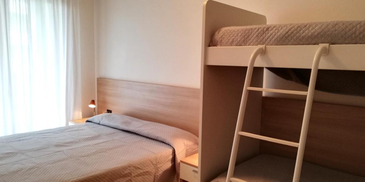 Residence Roberta Con Piscina - Agenzia Cocal Καόρλε Εξωτερικό φωτογραφία