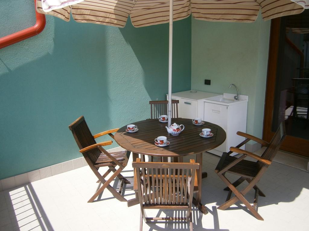 Residence Roberta Con Piscina - Agenzia Cocal Καόρλε Δωμάτιο φωτογραφία