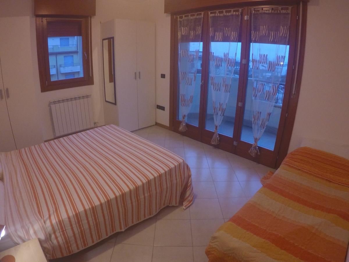 Residence Roberta Con Piscina - Agenzia Cocal Καόρλε Εξωτερικό φωτογραφία
